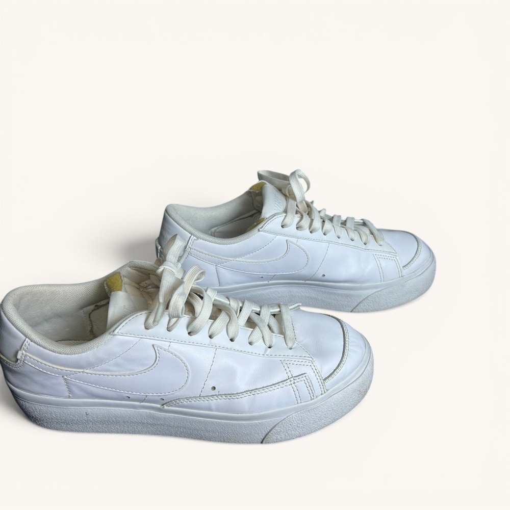 Nike Blazer Low Platform Triple White Womens 8.5 Sneakers DD0292-100